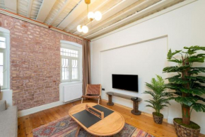 Maison Chic - Newly Renovated 3Br in City Center